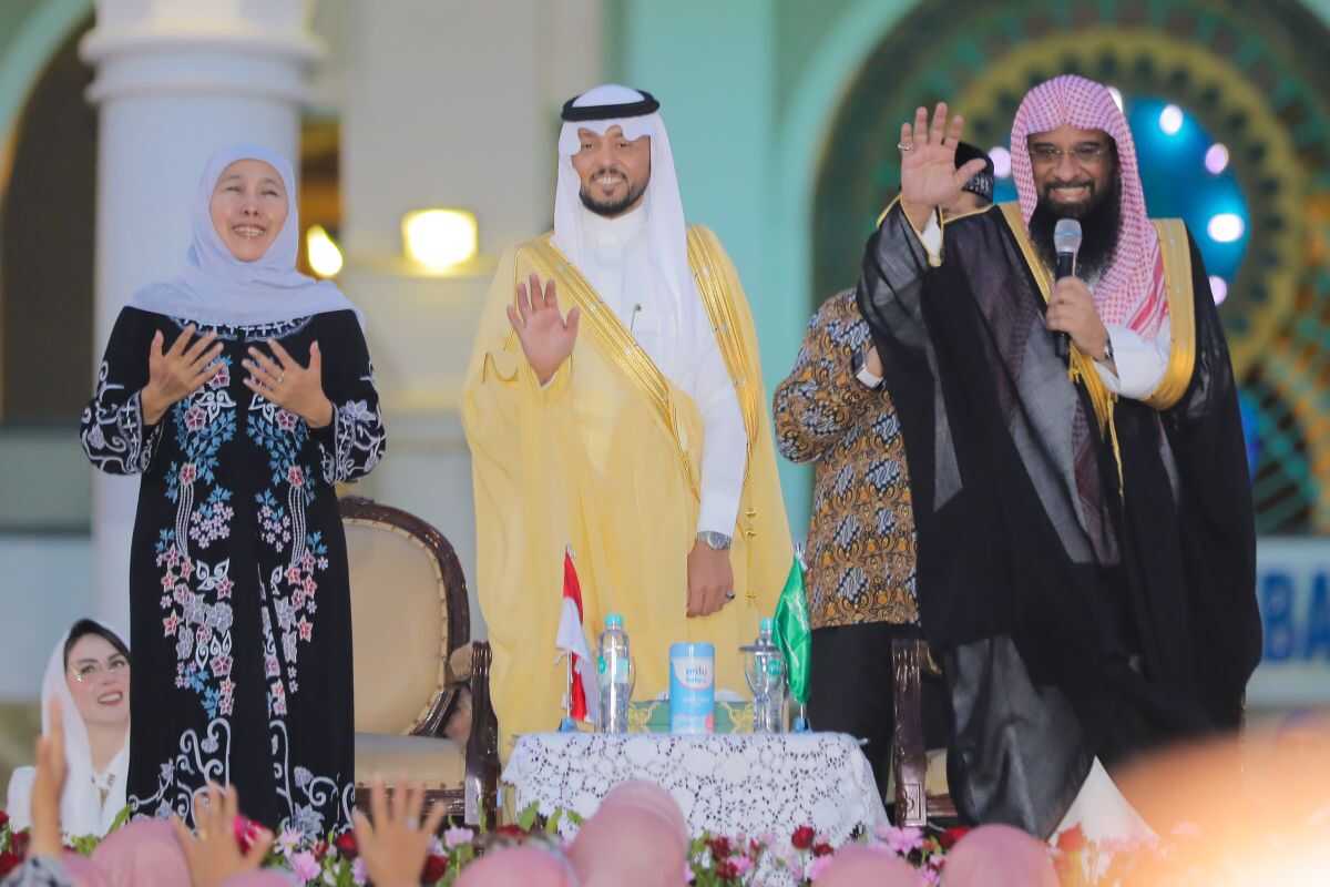 Khofifah Thanks Saudi Arabian King for Kampung Haji Permit