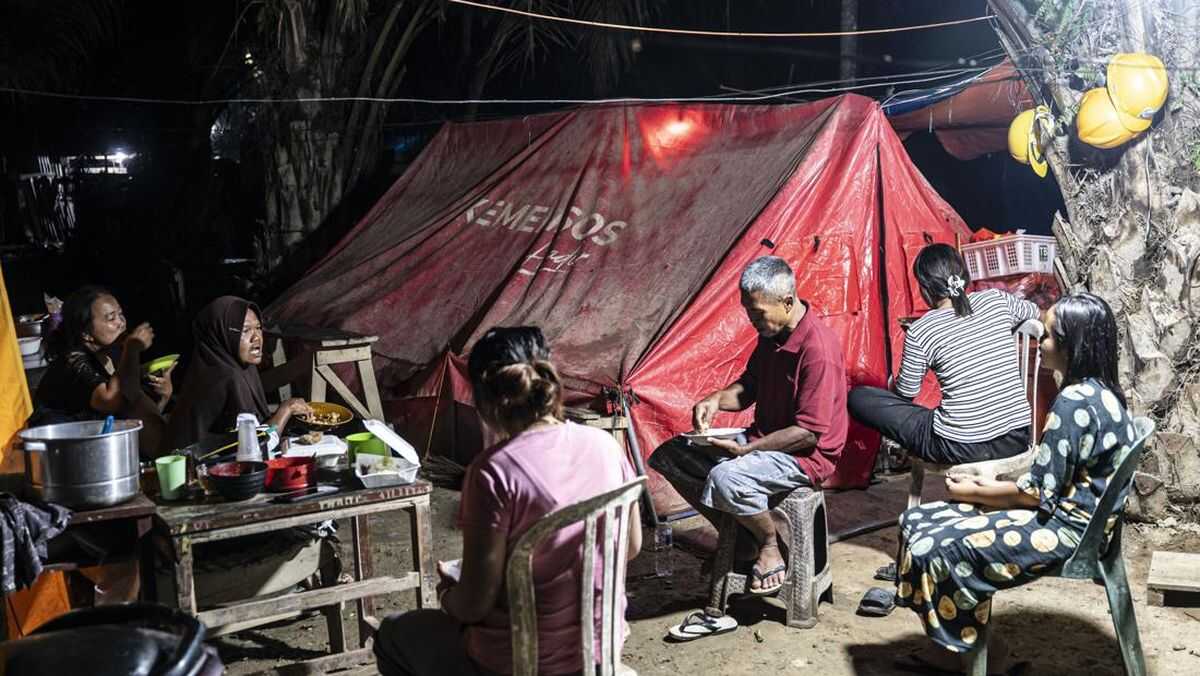 Aceh Flood Victims Still in Emergency Tents During Ramadan, Tito Expresses Concern