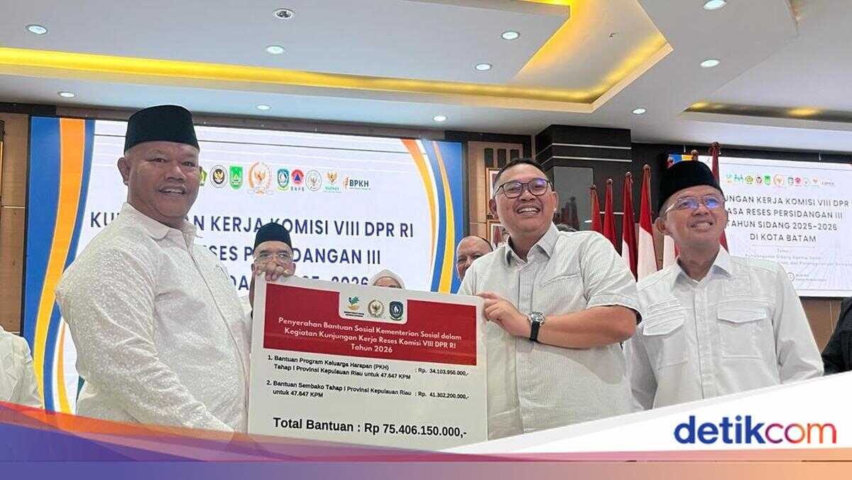 House Commission VIII Monitors Distribution of PKH and Staple Food Social Assistance in Batam