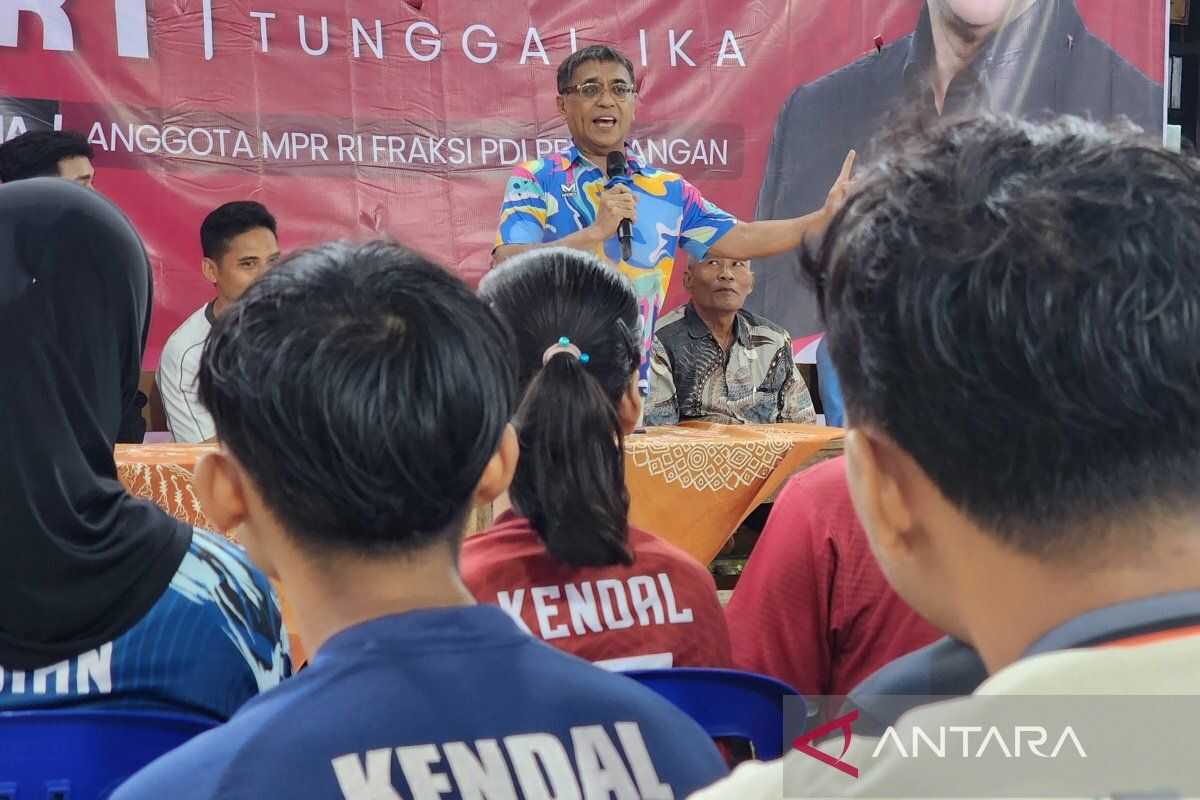 Lawmaker Samuel Wattimena Urges Sepak Takraw Athletes in Kendal to Excel Academically