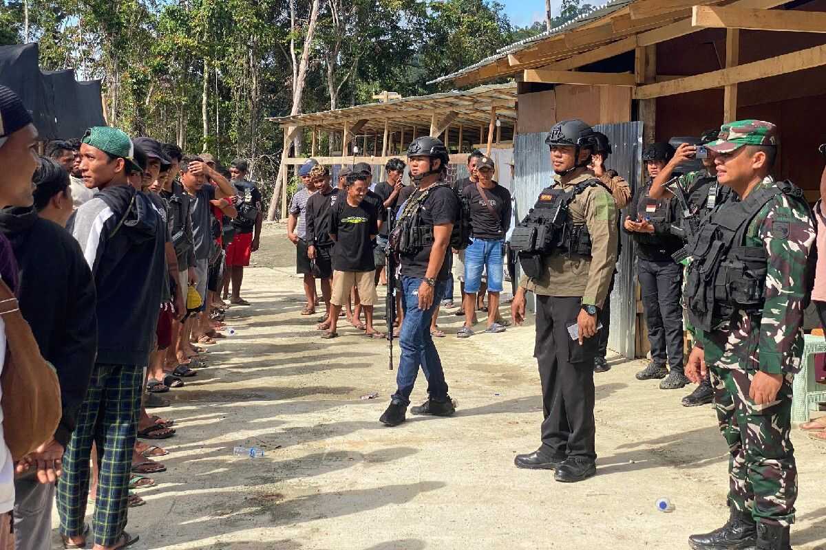 Police Chief: TNI-Police Evacuate 198 People from Kali Musairo Mining Site