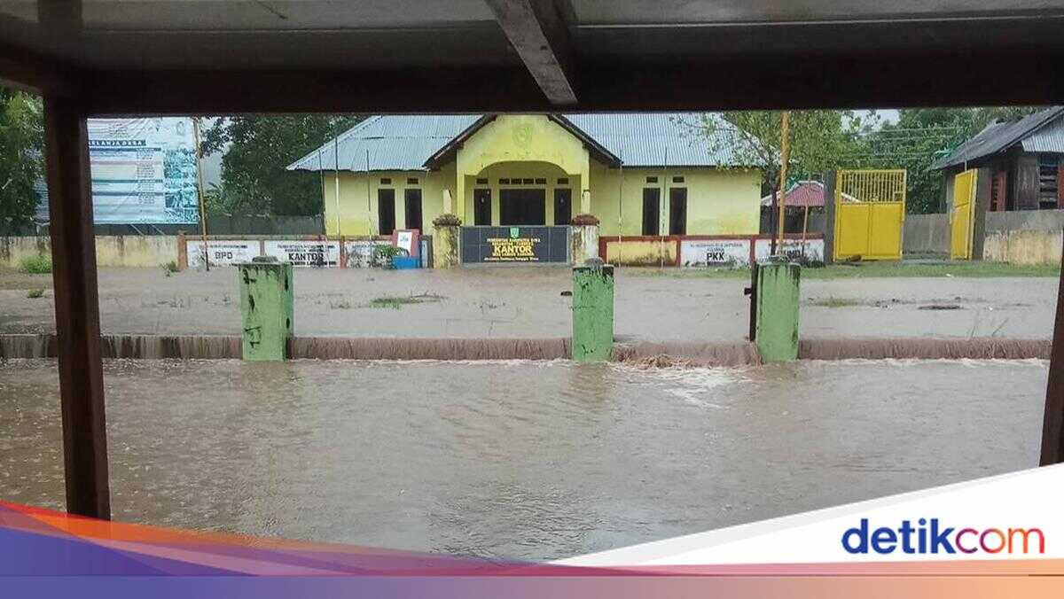Six Villages in Bima, West Nusa Tenggara Hit by Floods, Main Roads Turned into Rivers