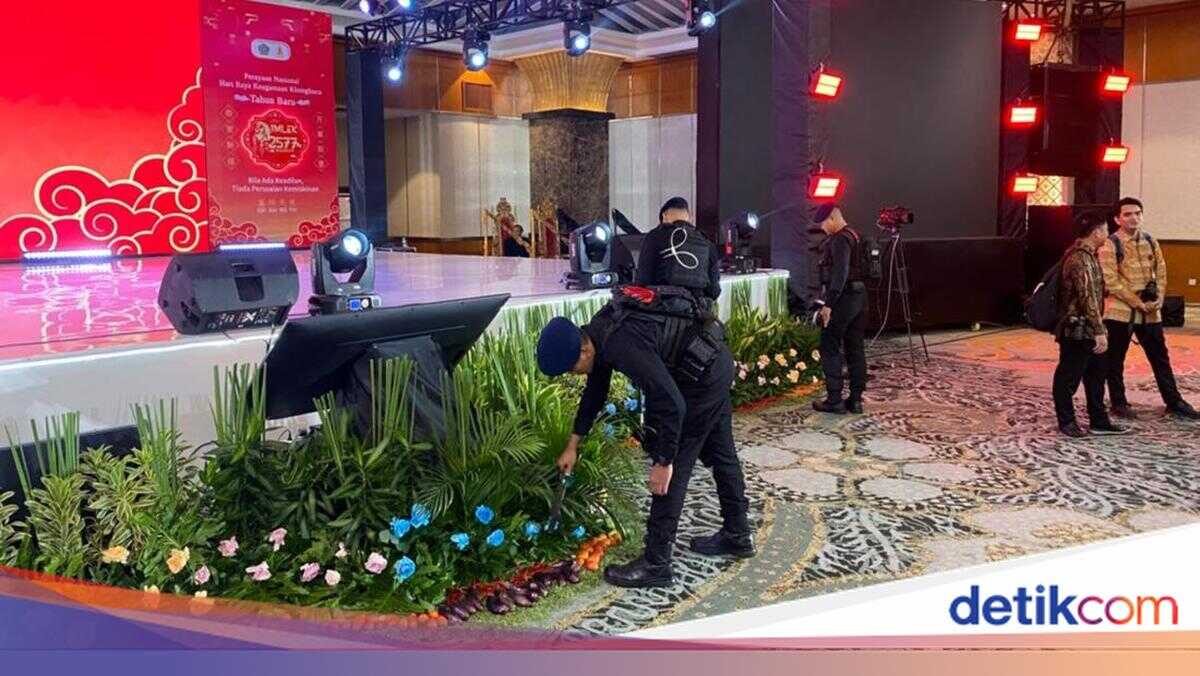 Brimob Bomb Squad Secures National Chinese New Year Celebration in Central Jakarta