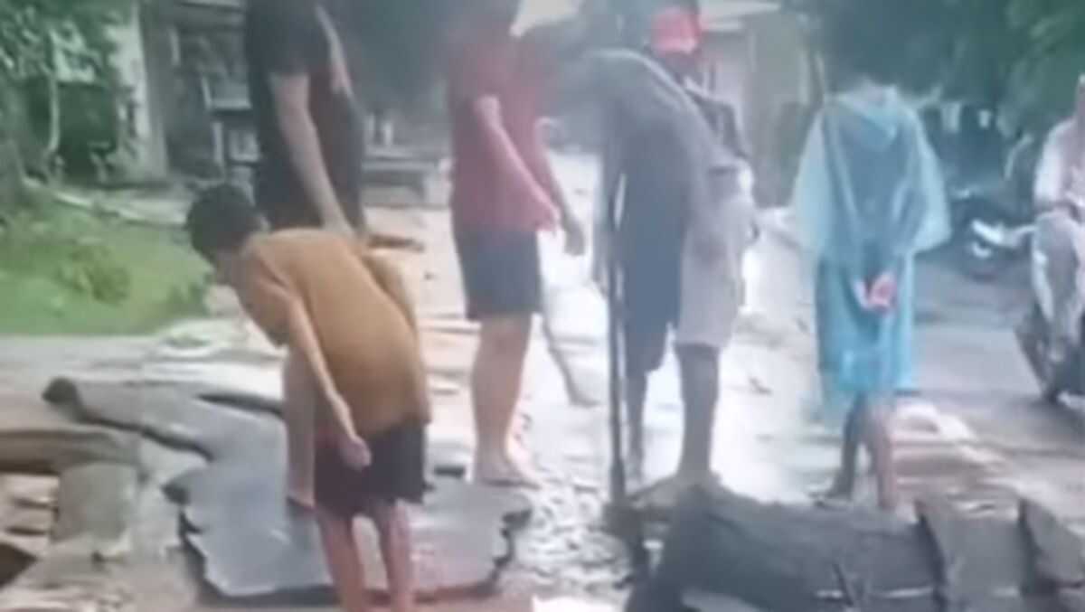 Netizens Mock Newly Built Road Damage in Bima: Is Rain the Suspect?