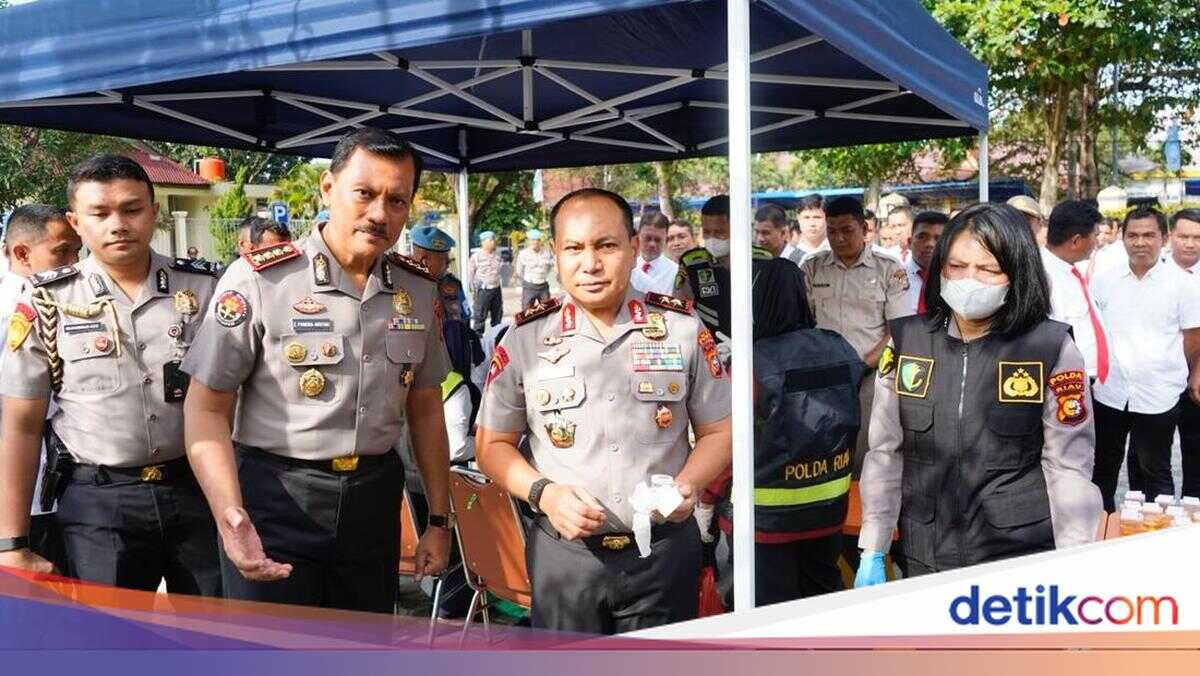Riau Police Chief Undergoes Urine Test: No Mercy for Drug Users