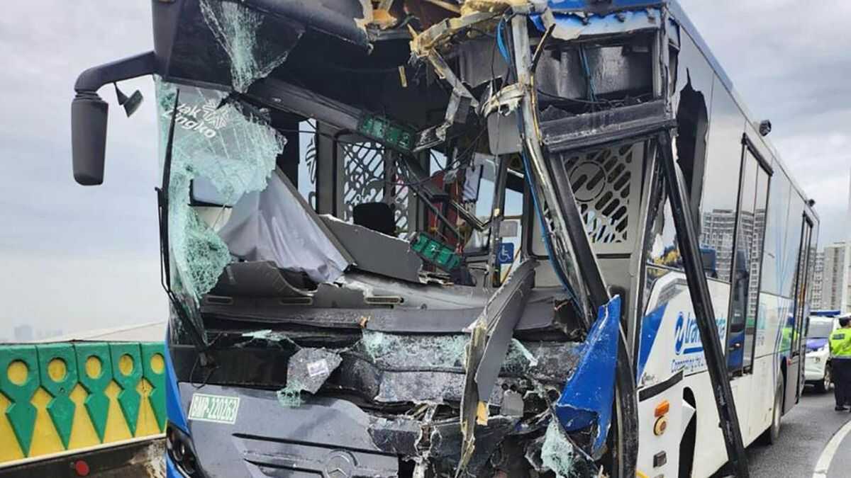 TransJakarta Bus Head-On Collision Allegedly Caused by Drowsy Driver