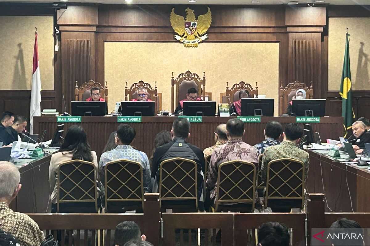 Witness: Nadiem Transferred Additional Funds Using Personal Money to Special Staff