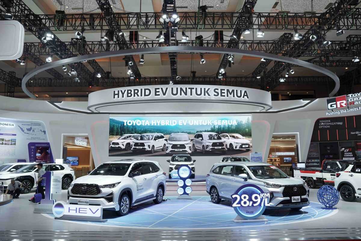 Toyota achieves 2,793 vehicle orders at IIMS 2026 with hybrid models dominating sales