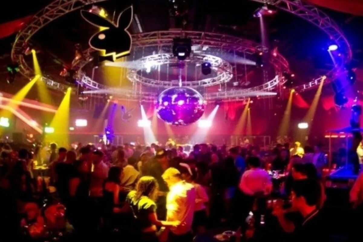 Personnel Sweep Nightlife Operations in Cakung During Ramadan