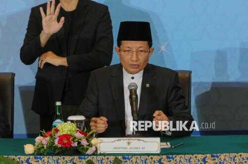 Religious Affairs Minister Reports Private Jet Use to KPK