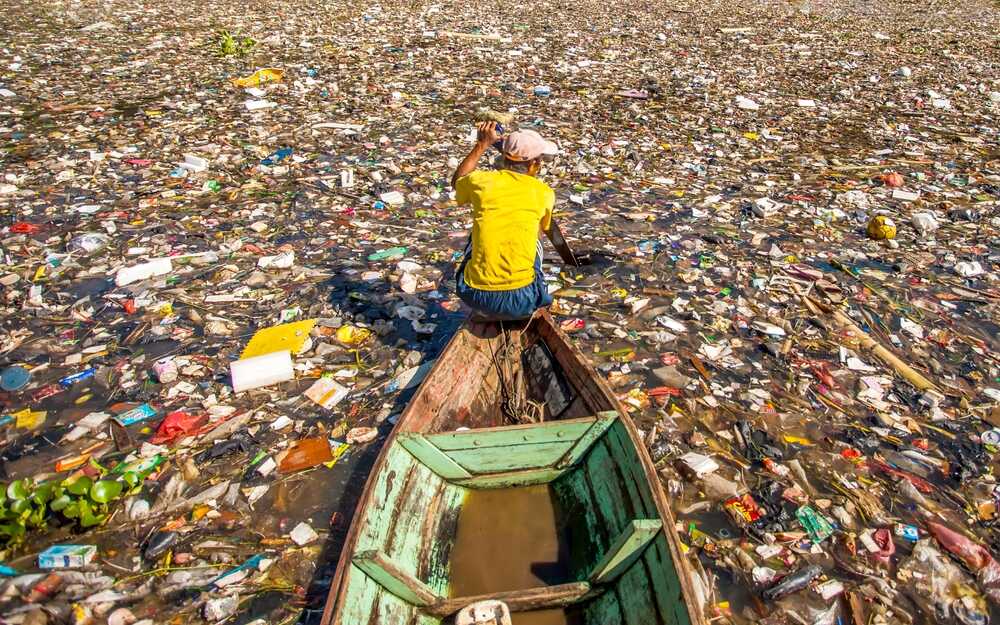 Indonesia's Plastic Crisis: New Government Policies Show Promise but Face Implementation Challenges