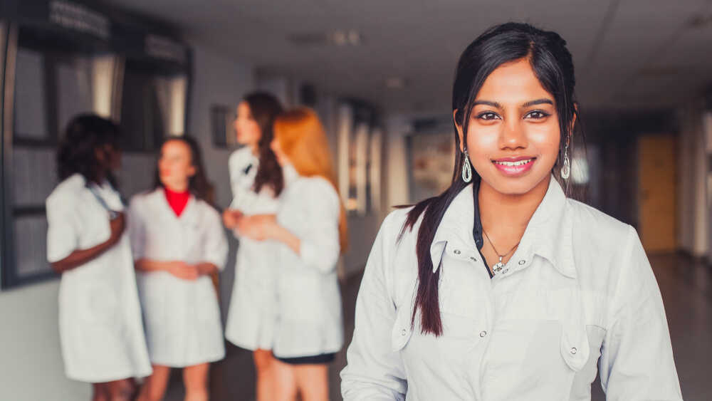 Indonesia to Ease Regulations for Sending Health Workers Abroad