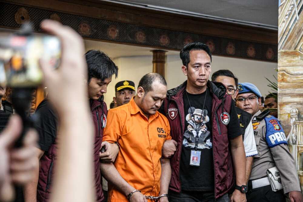 Chinese National Deported from Kendari Immigration Office for Violations