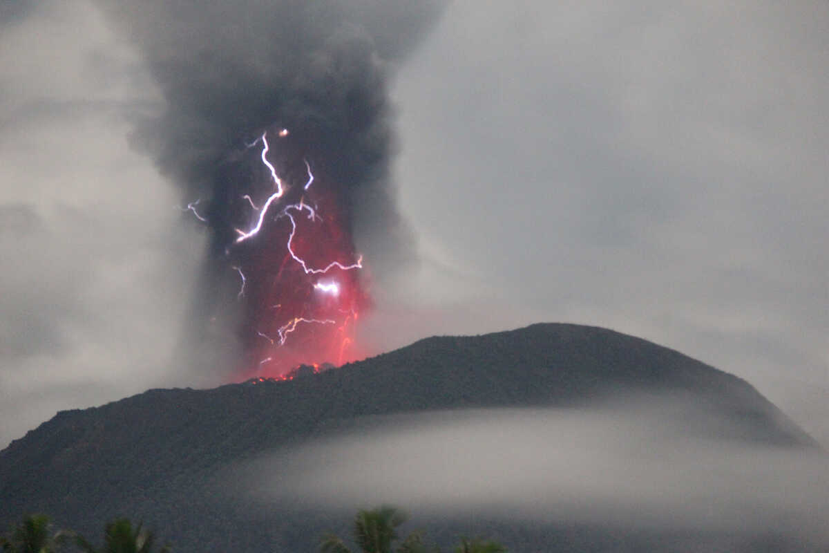 Mount Ibu Erupts in North Sulawesi; Authorities Escalate Alert Level and Evacuate Communities