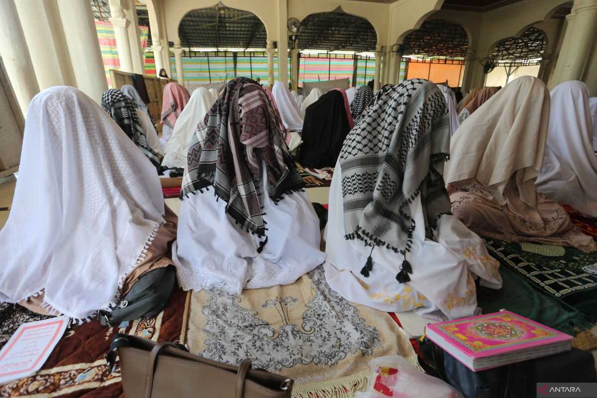 Suluk Worship During Ramadan in Aceh