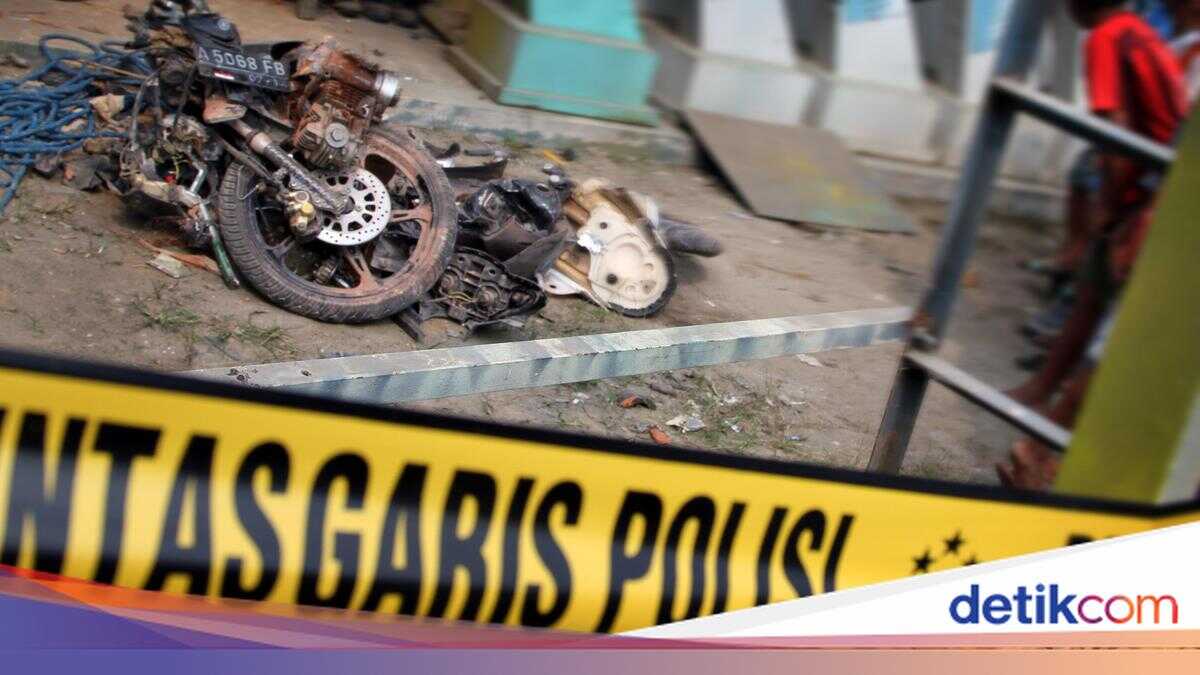 Motorcyclist Killed After Being Struck by Soekarno-Hatta Airport Train in Kalideres, West Jakarta