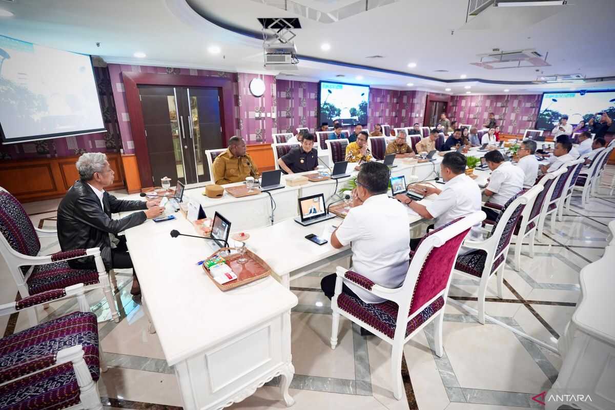 Deputy Social Affairs Minister emphasises role of regional social services offices in PBI JKN reactivation