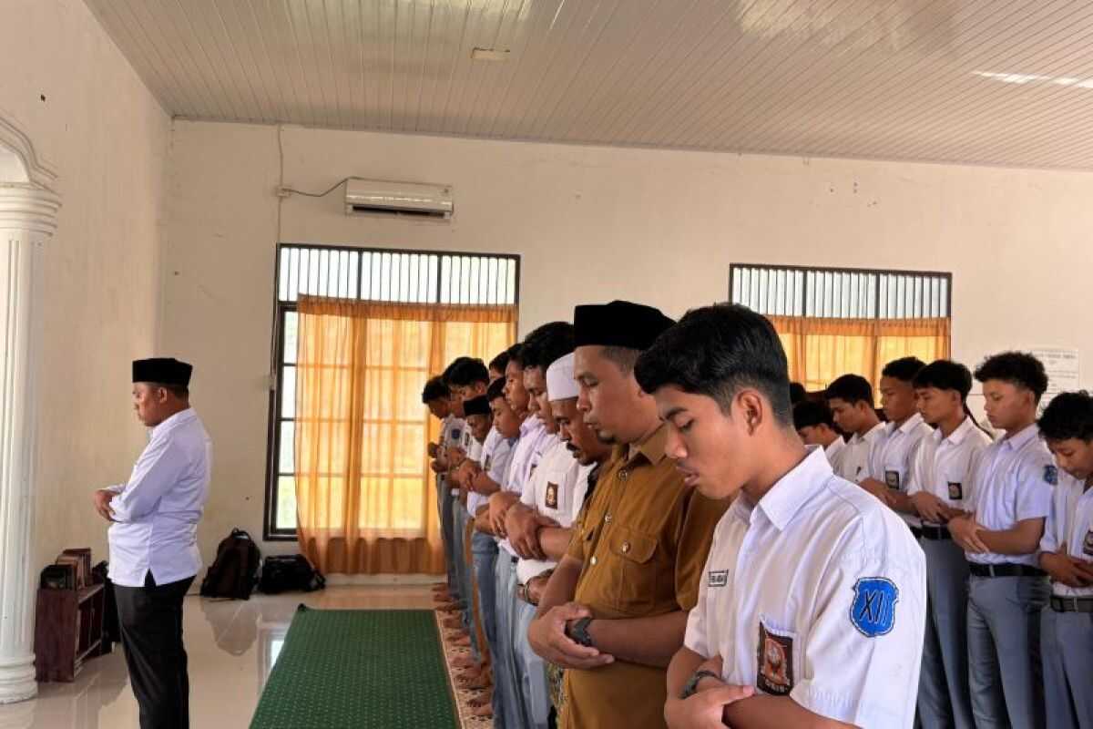 Flood-affected schools in North Aceh resume learning activities