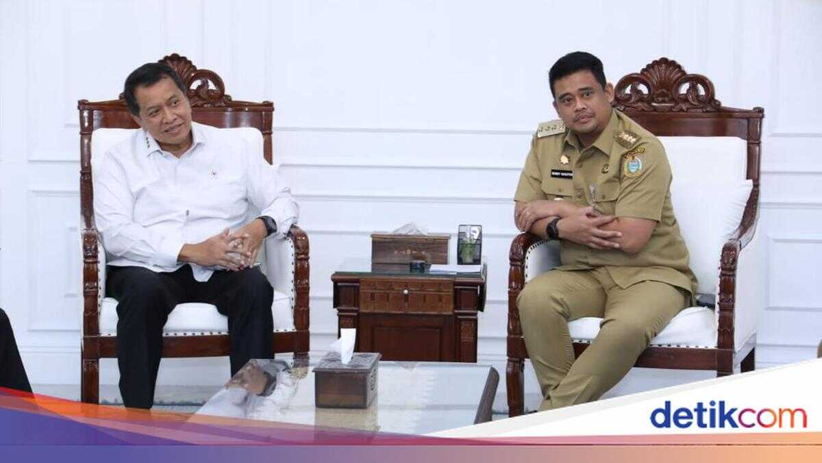 Ensuring Government Functions, Deputy Minister for Administrative Reform Reviews Public Services in North Sumatra