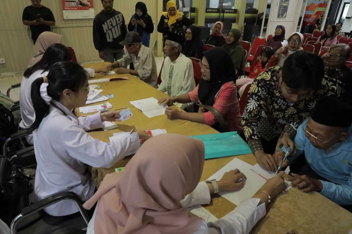 485 Elderly Residents in Kediri Receive PKH Plus Assistance