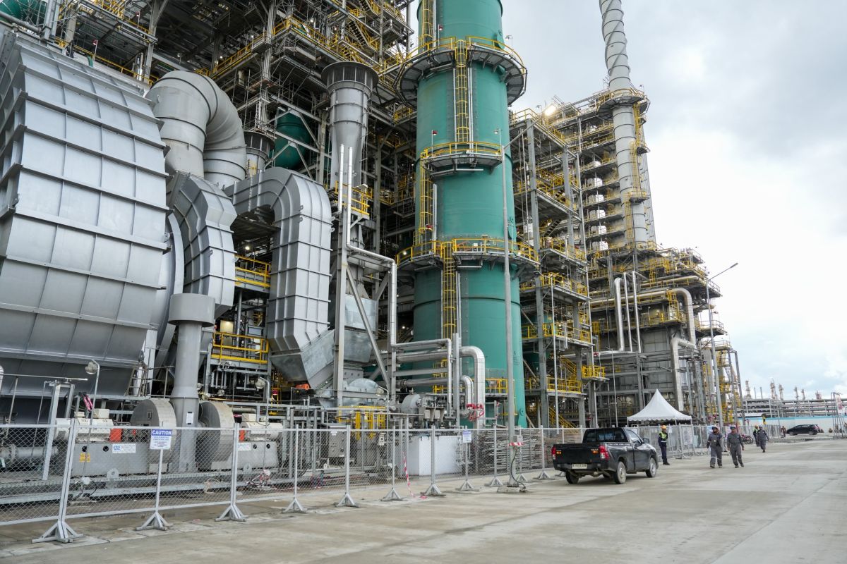 Inaugurated by President Prabowo, SIG Supplies 115,609 Tonnes of Cement for Indonesia's Largest Oil Refinery Construction