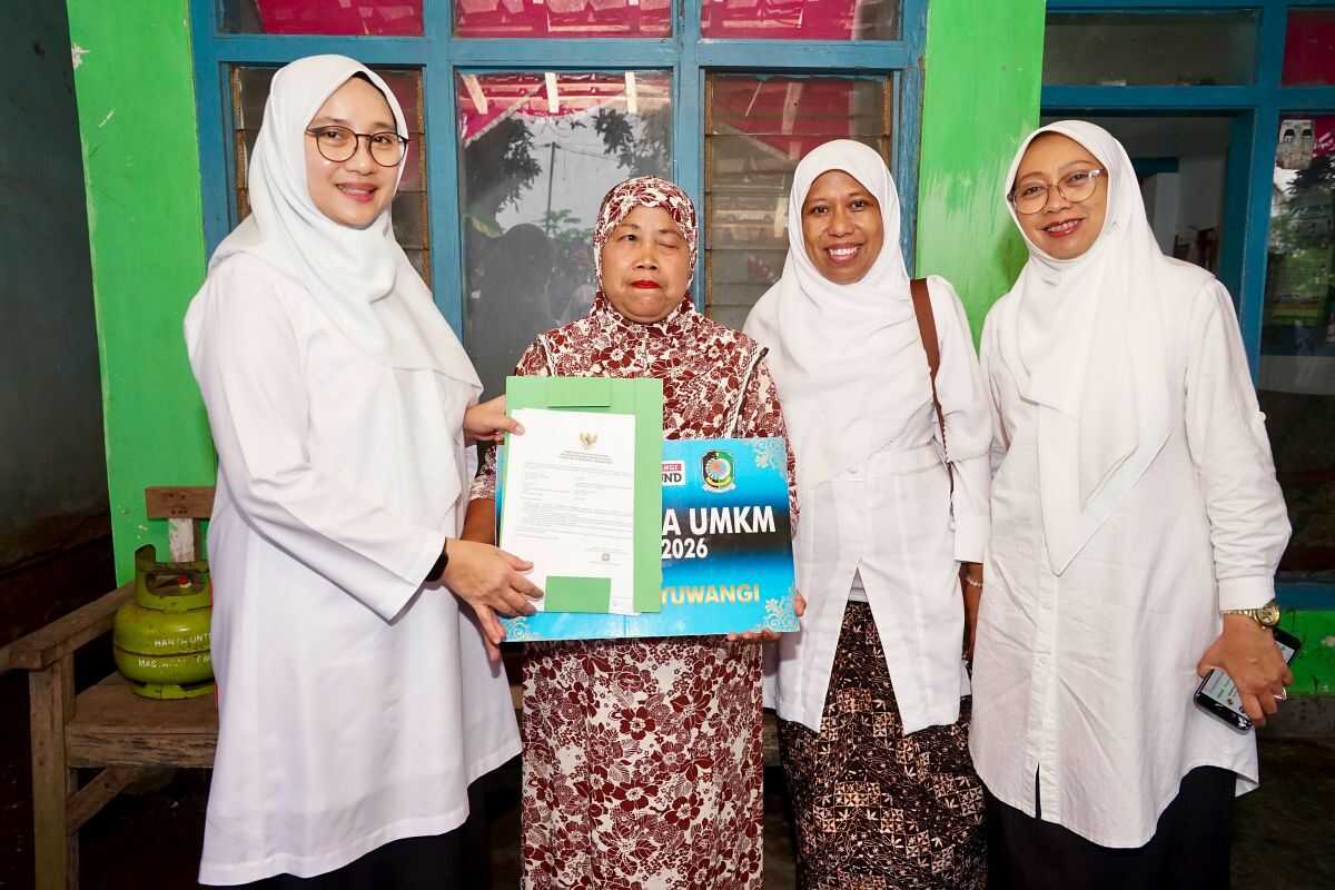 Banyuwangi Regency Distributes Business Capital Assistance Through Wenak Programme