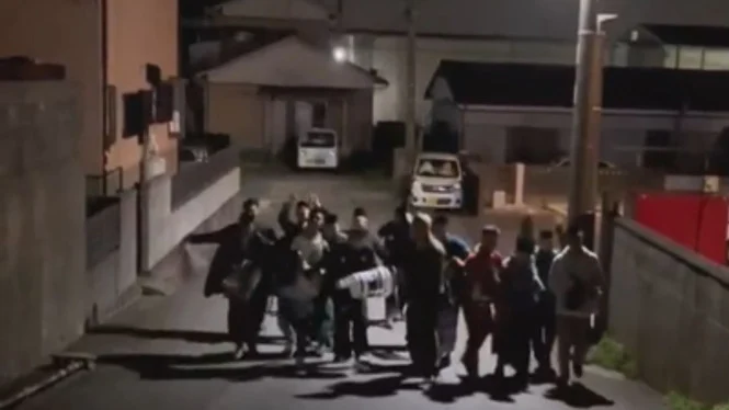 Viral Video of Indonesian Citizens Performing Sahur Wake-Up Tradition in Japan