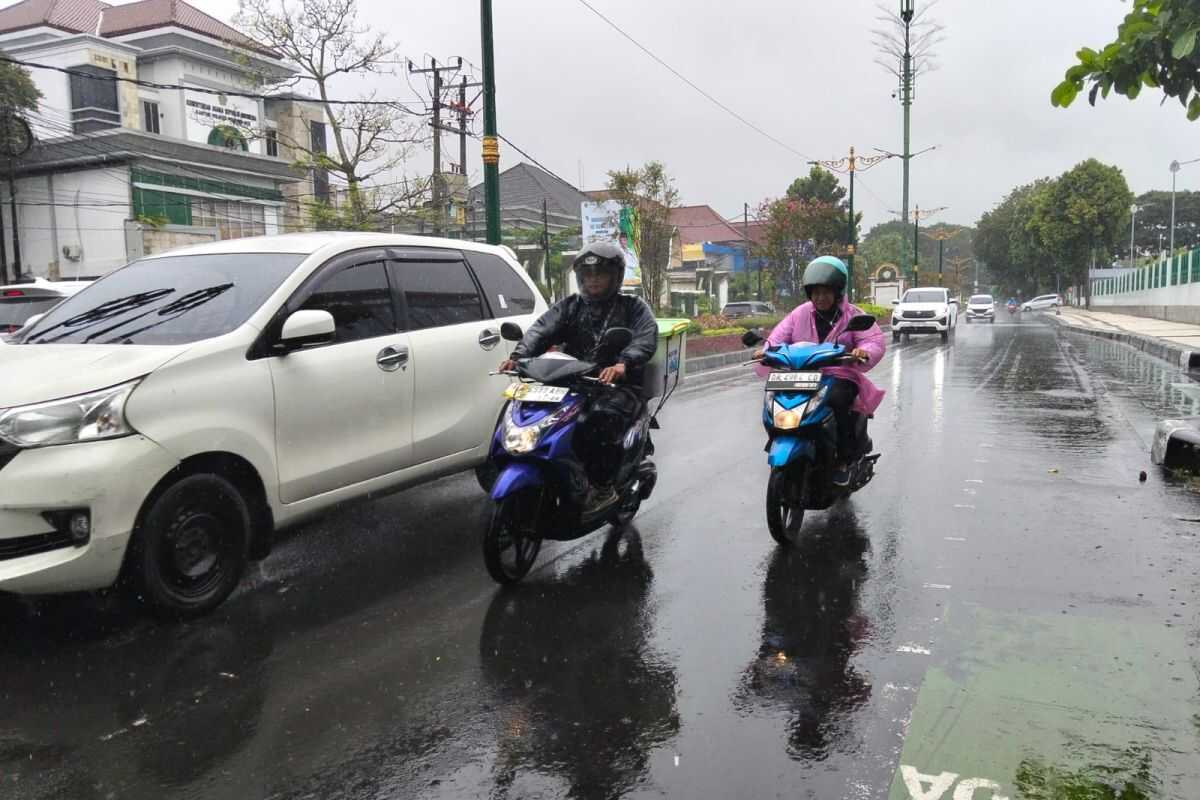 Mataram City Government Urges Residents to Remain Alert for Extreme Weather Over Three Days