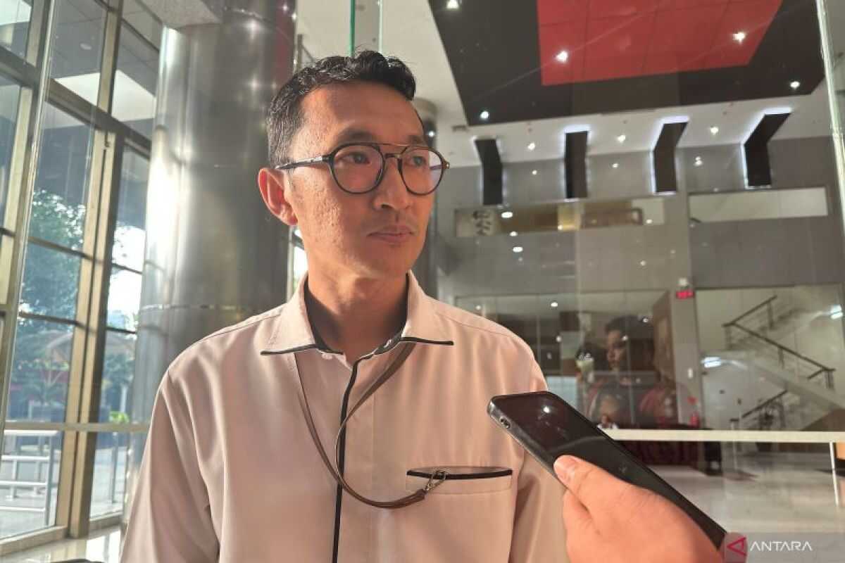 KPK Investigates Whether Blueray Cargo's Role in Customs Bribery Case Is Individual or Corporate