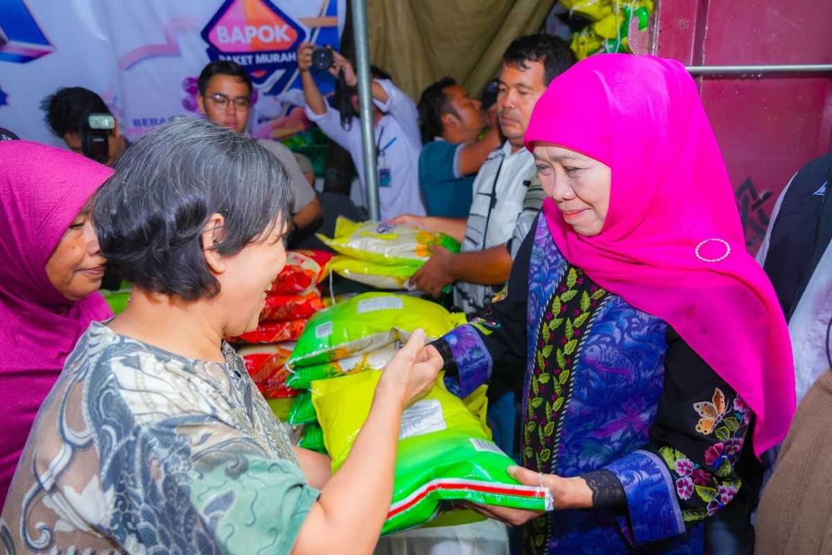 Khofifah intensifies subsidised markets to safeguard public purchasing power