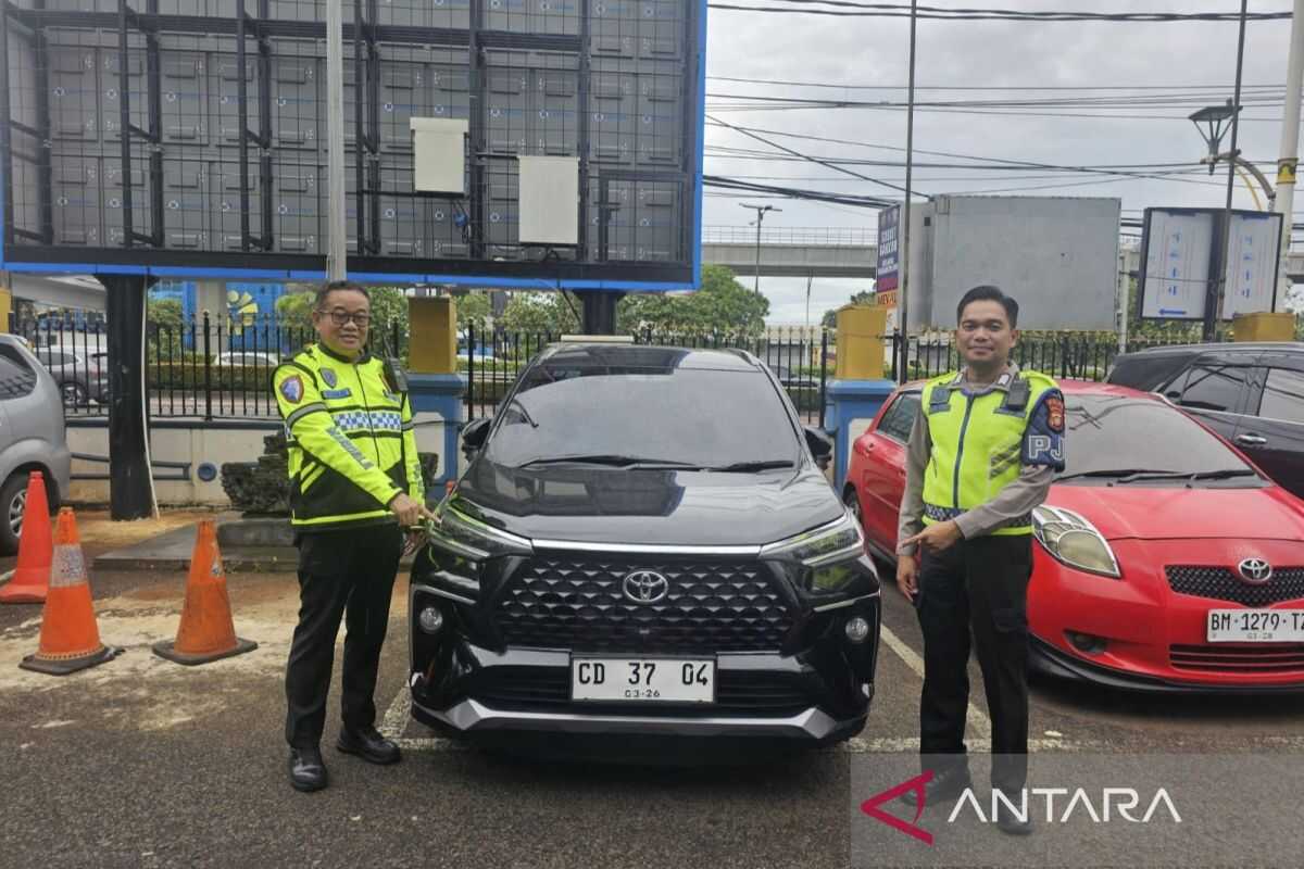 Jakarta Police Seize Vehicle with Fake Embassy Licence Plates in South Jakarta
