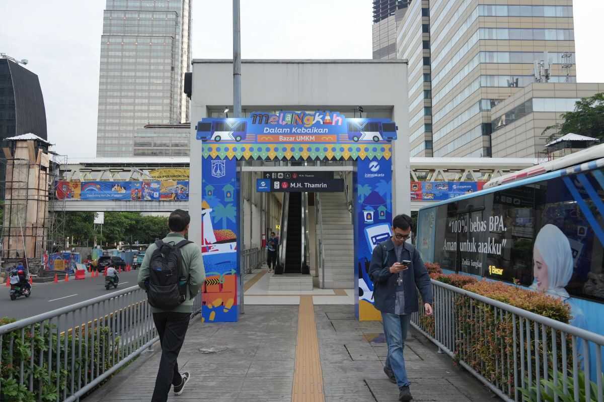 MSME Bazaar Opens at Transjakarta MH Thamrin Bus Stop