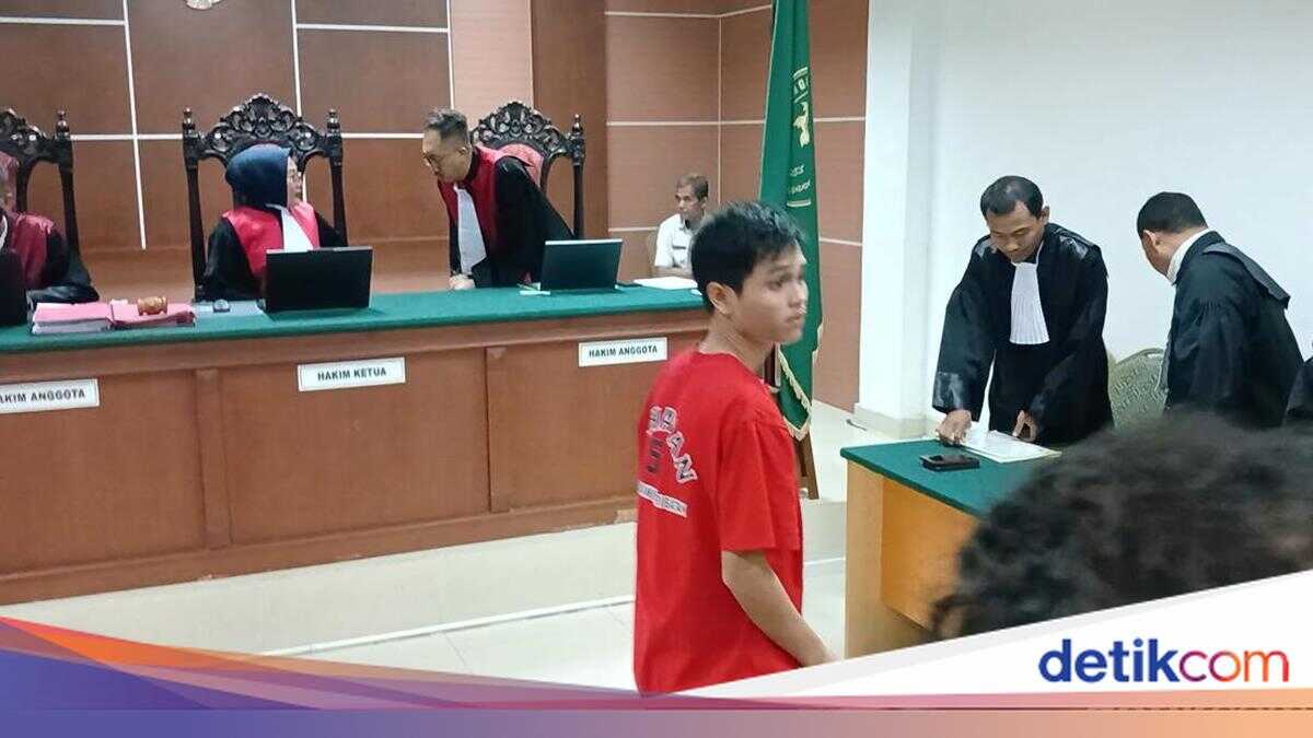 Reading Defence Plea, Fandi — Medan Crew Member Facing Death Penalty — Pleads for Justice