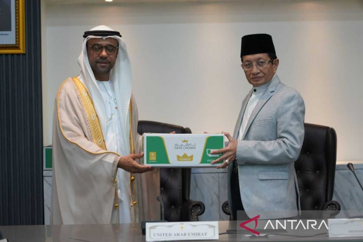 UAE Gifts 30 Tonnes of Premium Dates to Indonesia
