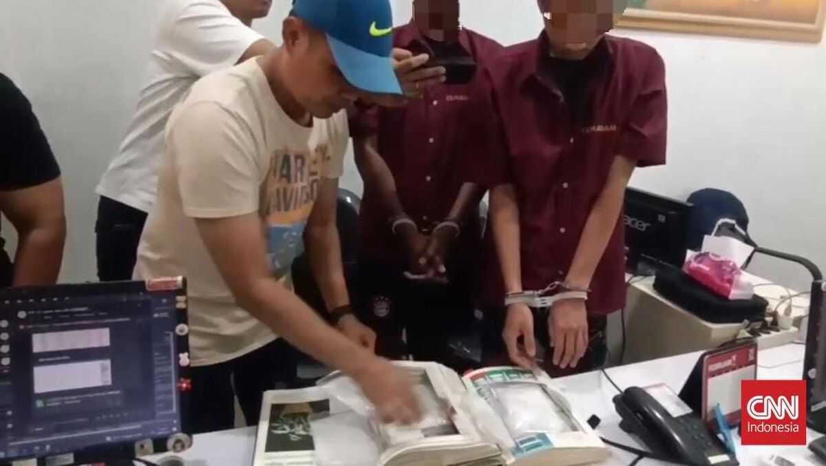 Medan Drug Syndicate Hid 680 Grams of Methamphetamine Inside Books