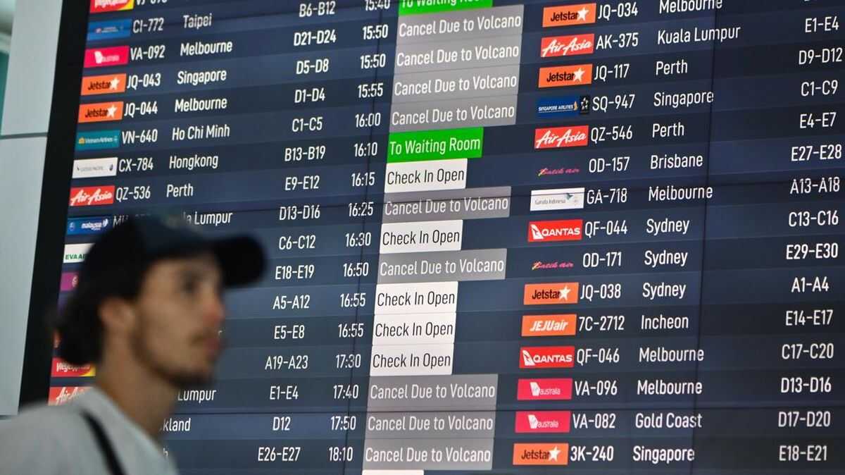 Heavy Rain and Wind Cause Flight Delays and Diversions at Bali Airport