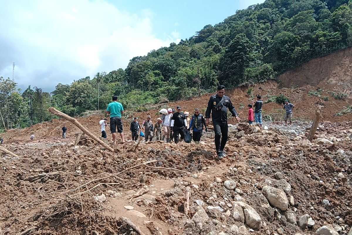 West Pasaman seeks central government support for infrastructure repairs following November disaster