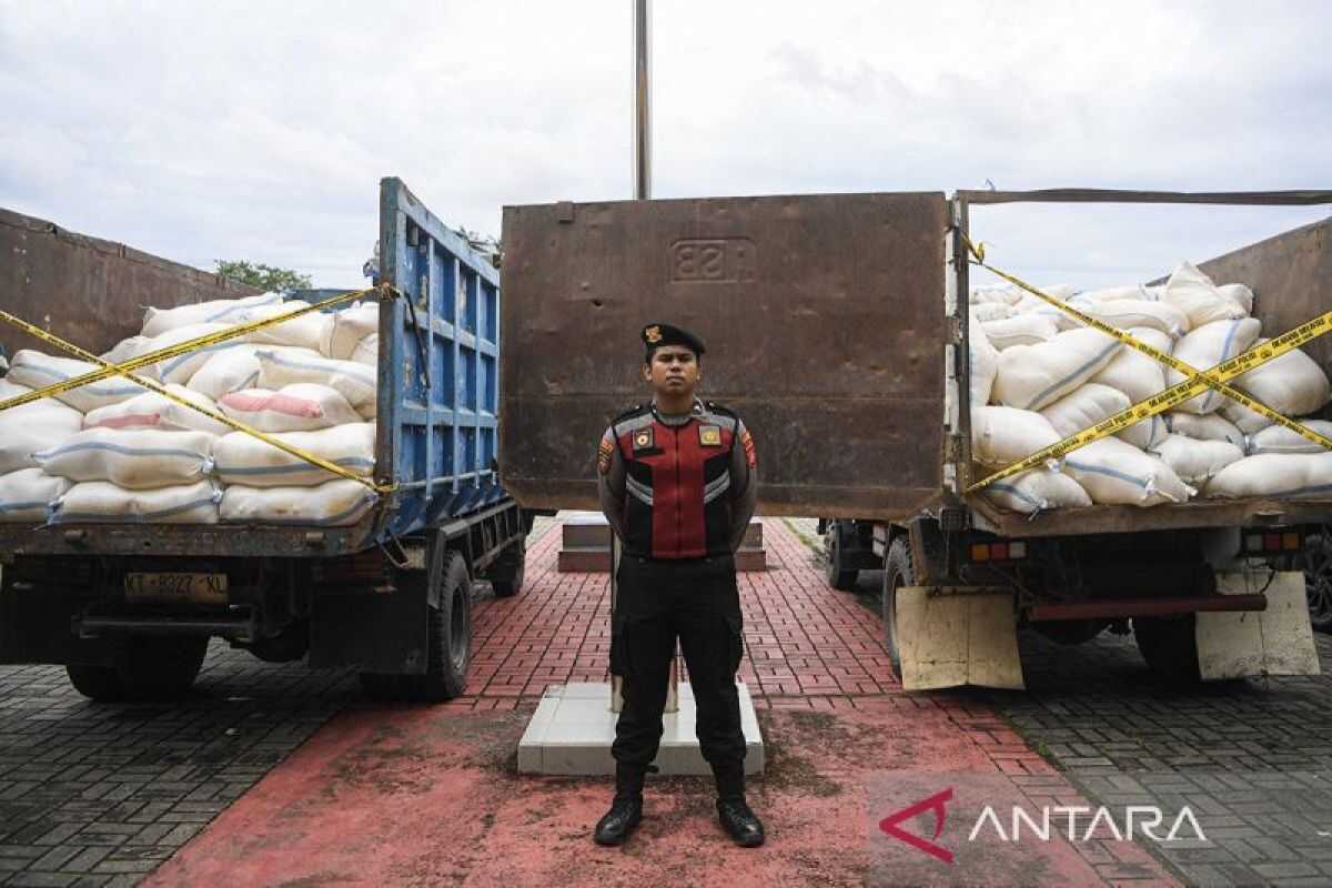 Operation Pekat Mahakam 2026 secures 9,880 kilograms of traditional alcoholic beverages