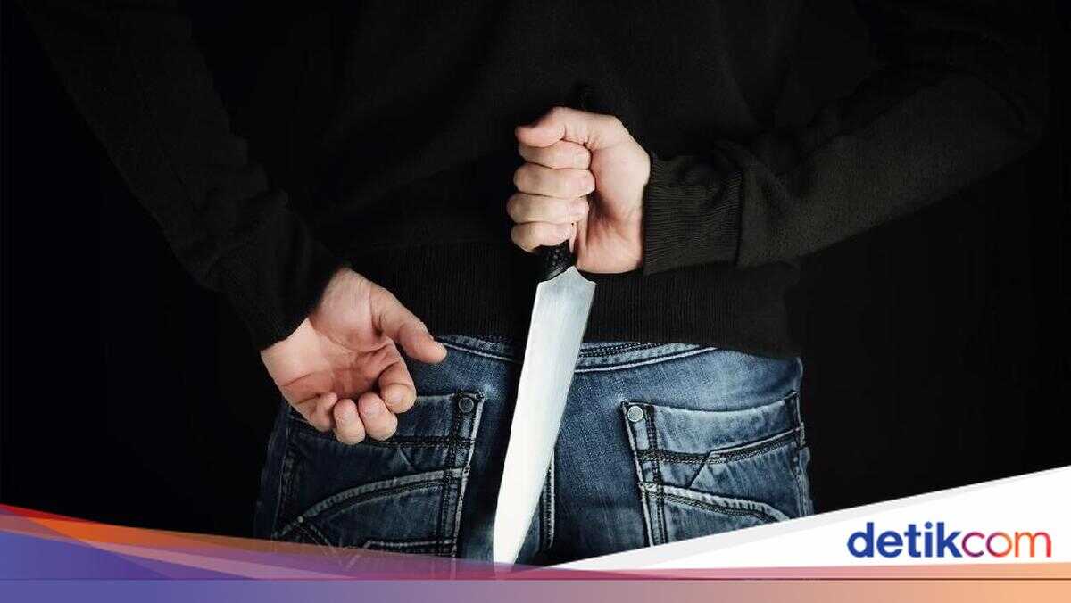 Terrifying Moments as Debt Collector Stabs Lawyer in Tangerang During Vehicle Seizure