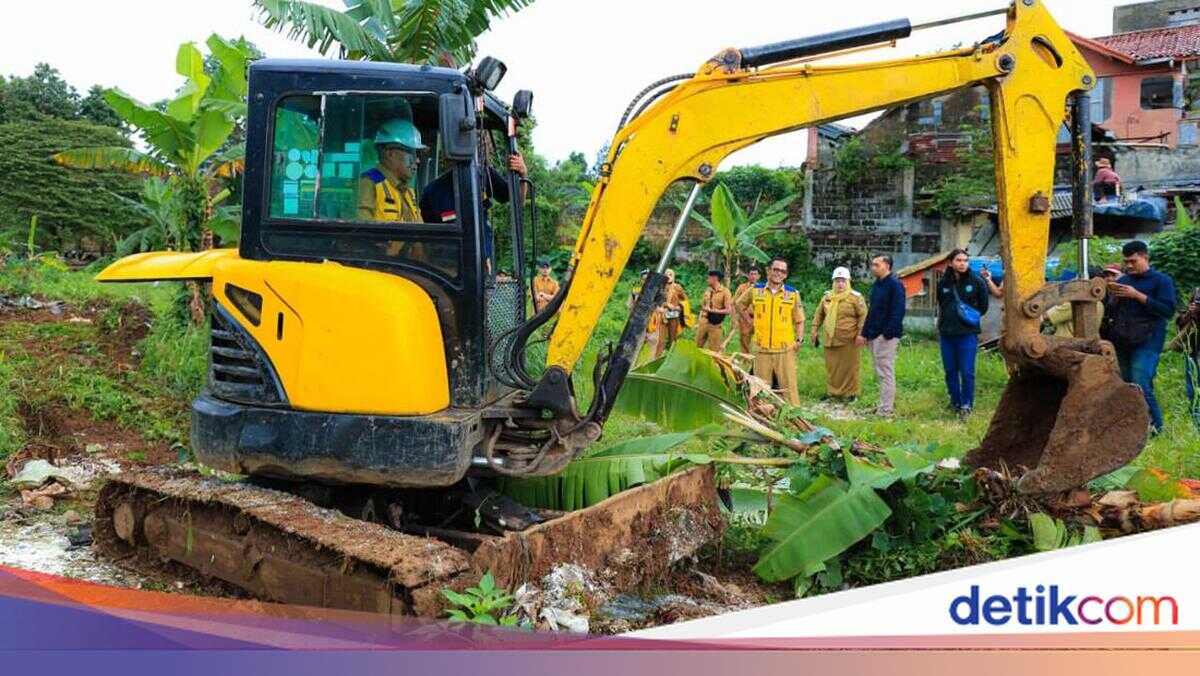 Bogor Starts Building Replacement Road for Collapsed Batu Tulis Station Access