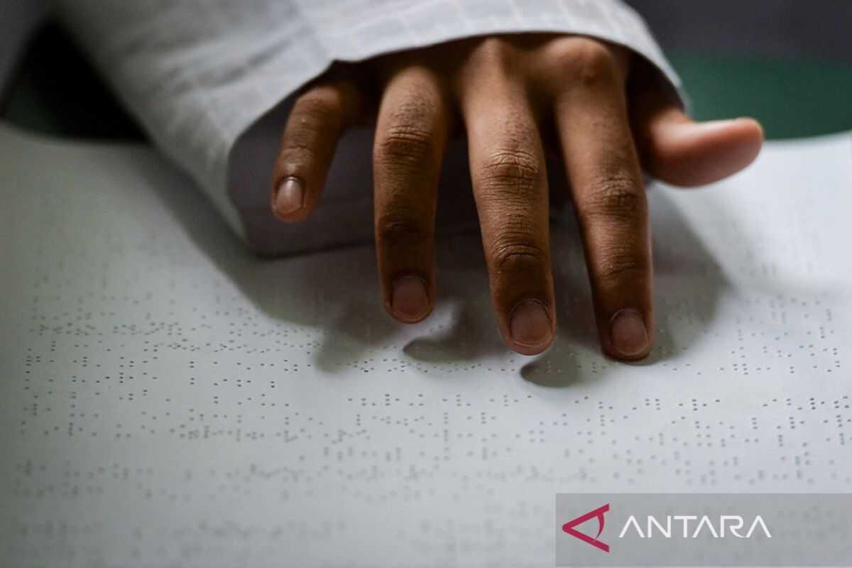 Qur'anic reading and memorisation education for visually impaired students at Raudlatul Makfufin Islamic boarding school