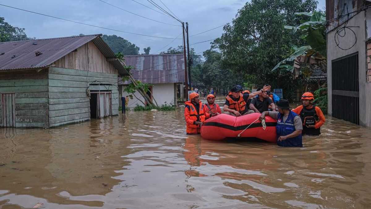 Two-Metre Floodwaters Submerge Kolaka, Southeast Sulawesi, Affecting Hundreds of Households