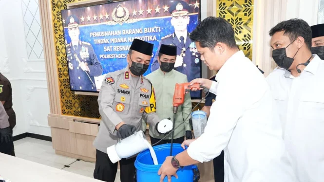 South Sumatra Police Chief Leads Mass Drug Destruction, Commits to Eradication Campaign