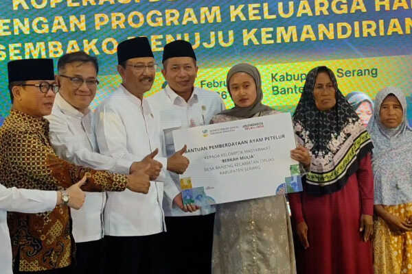 Minister of Social Affairs Encourages 84,000 PKH Beneficiaries in Serang to Join Merah Putih Village Cooperative