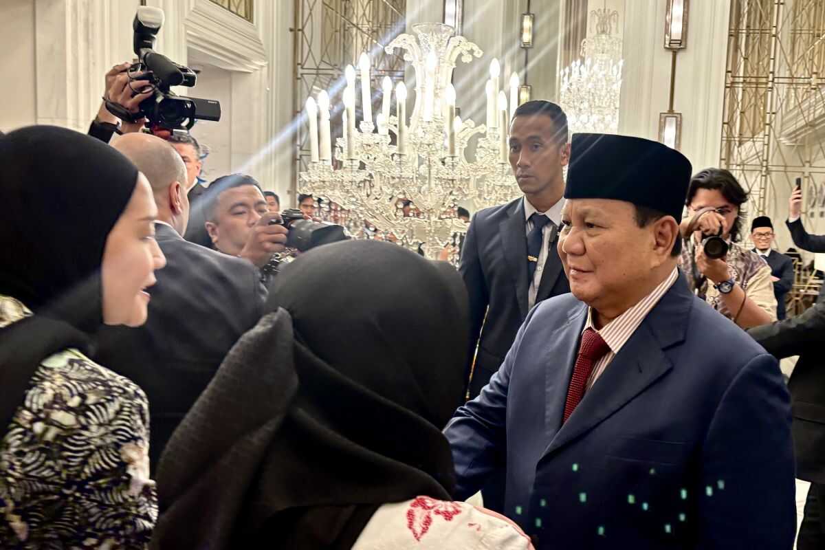 Prabowo Greets Indonesian Students in Amman, Hears Their Hopes