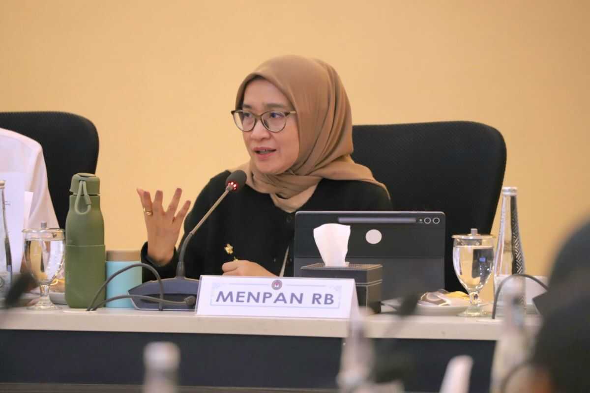 PANRB Minister Assures Public Services Amid Civil Servant Reserve Component Training