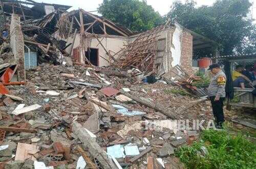 Three Mortgaged Houses Collapse in West Bandung Due to Unstable Ground and Poor Construction