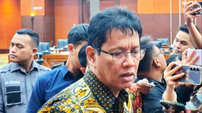 Purbaya Agrees to Defer Pick-up Truck Imports for Merah Putih Cooperative Following Dasco's Request