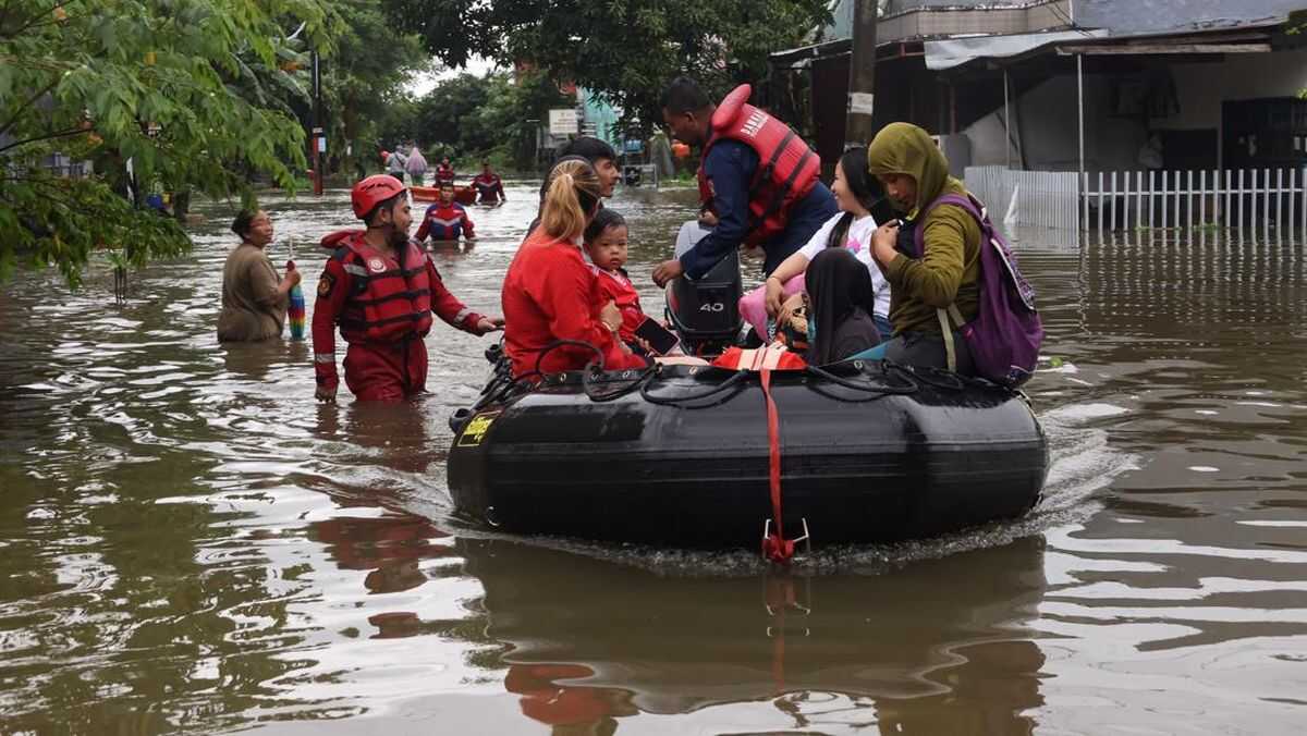 Flooding Submerges Two Districts in Makassar, Hundreds of Residents Displaced