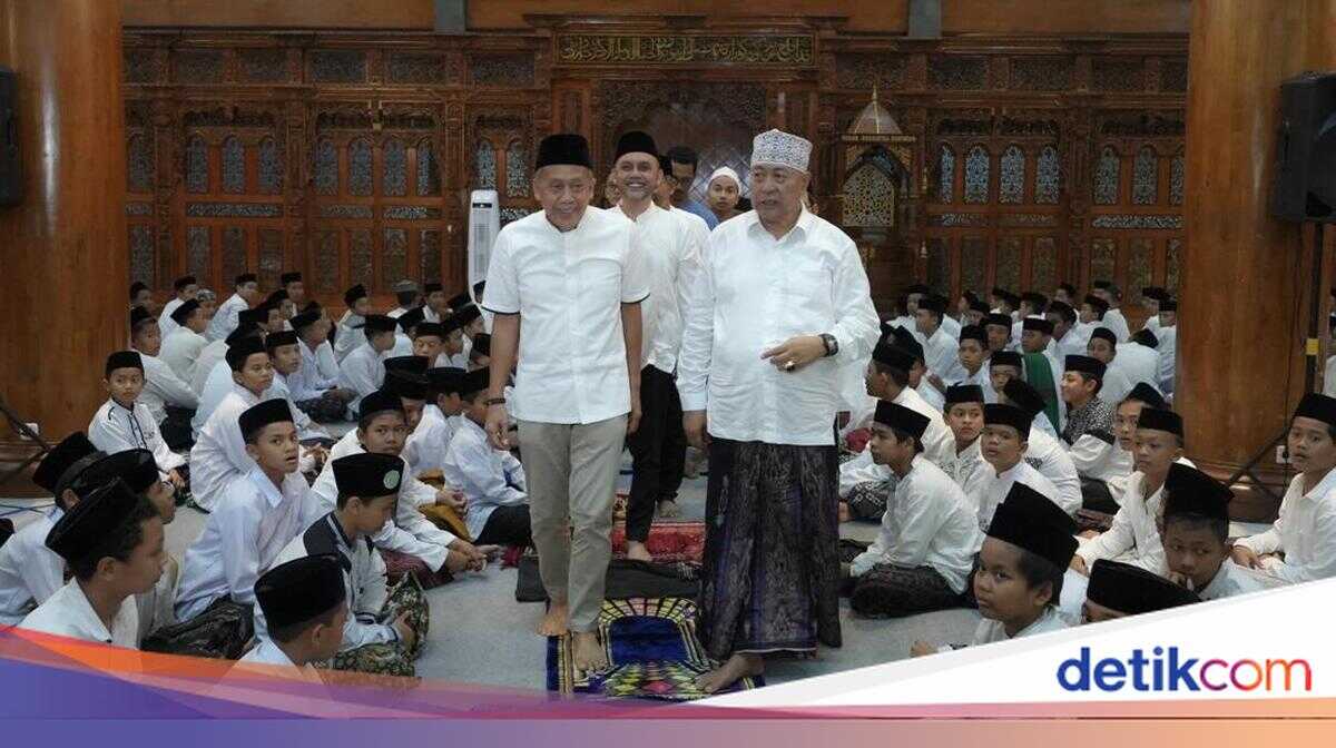 NasDem Party Ramadan Safari in Jepara: Saan Mustopa Visits Balekambang Islamic Boarding School